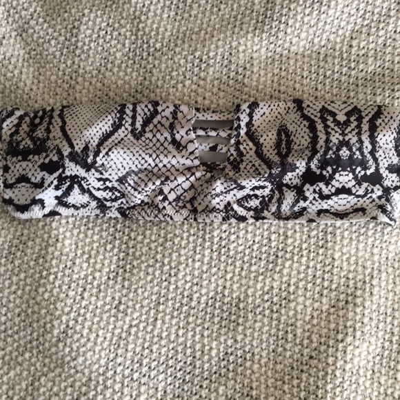 Snake skin bikini - Picture 4 of 5